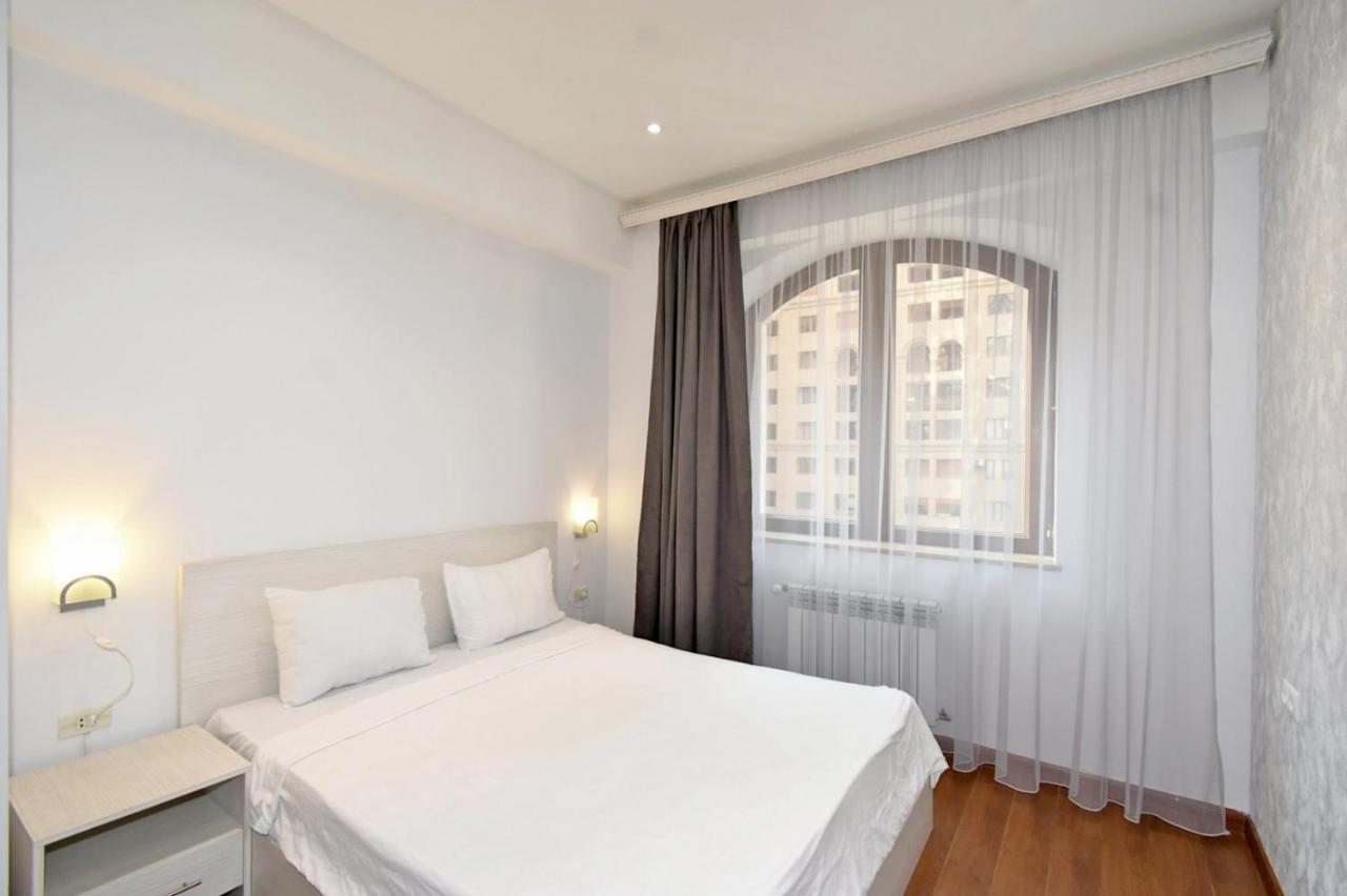 Deluxe Apartment In The City Center 2 Rooms Erevan Exterior foto